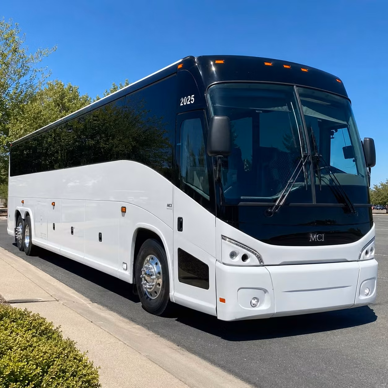 charterbusglendaleaz com lets you compare long distance bus rentals for glendale conventions and corporate travel